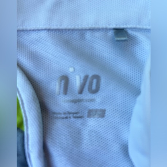 ⛳️ Women’s Nivo Golf Shirt - Size Medium - Picture 3 of 3